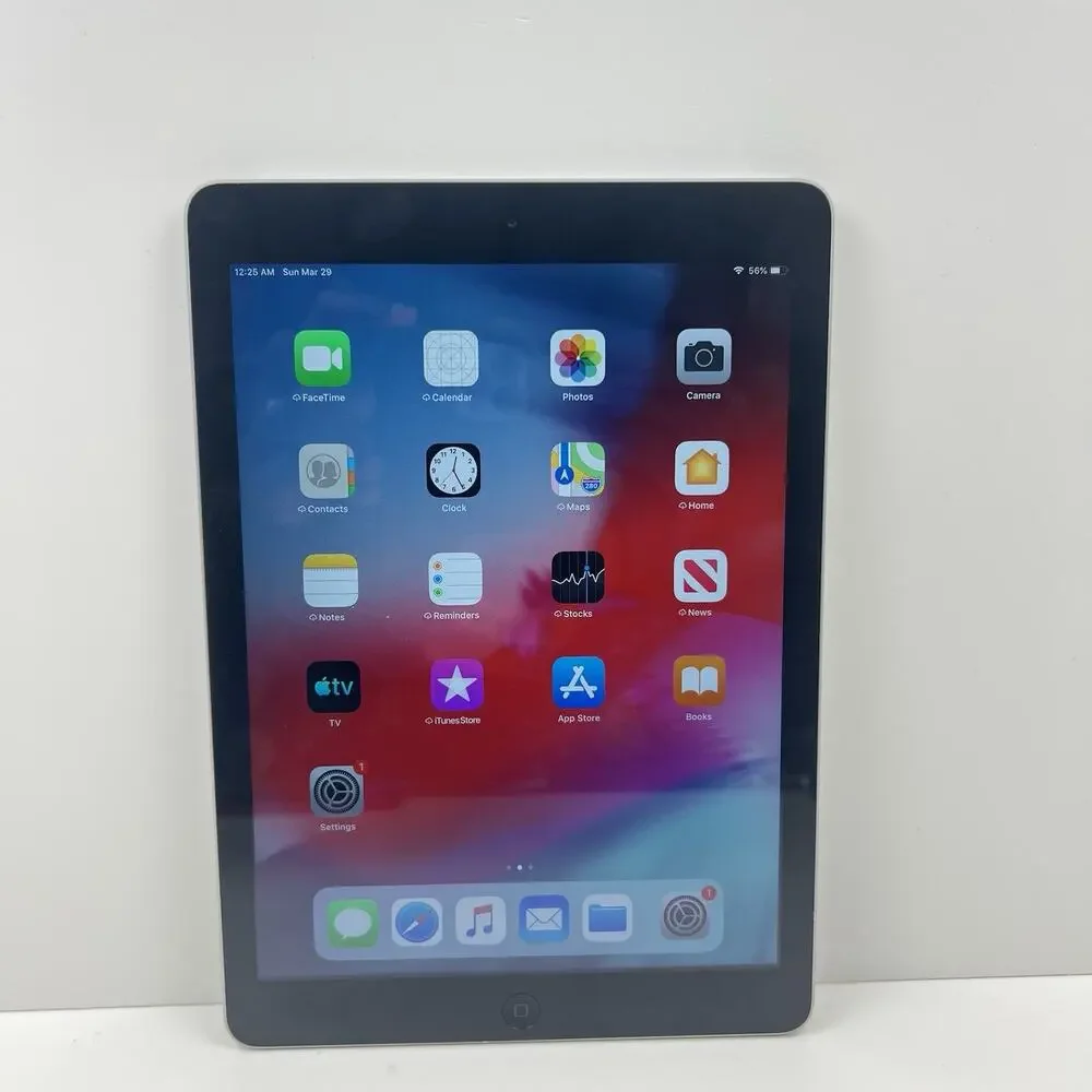 Apple iPad Air 1st Generation A1474 16 GB Wi-Fi 9.7 in | Space Gray | MD78LL/B
